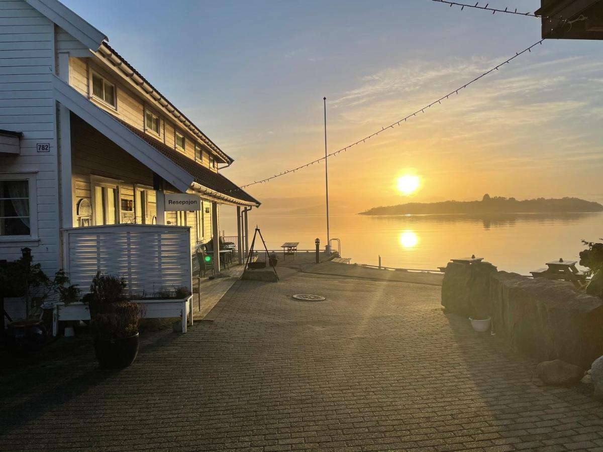 Sjoberg Hotell Og Ferie Leiligheter Osthusvik Bagian luar foto