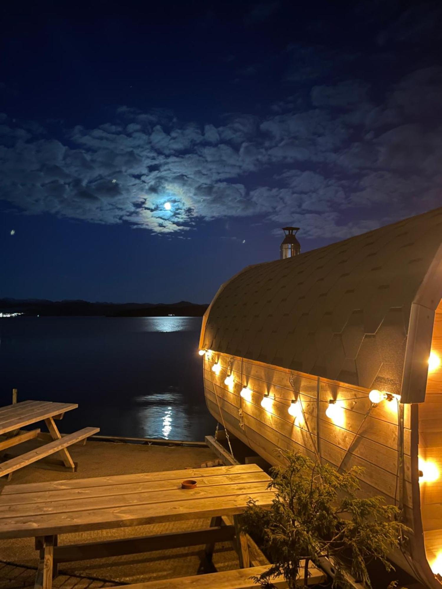 Sjoberg Hotell Og Ferie Leiligheter Osthusvik Bagian luar foto