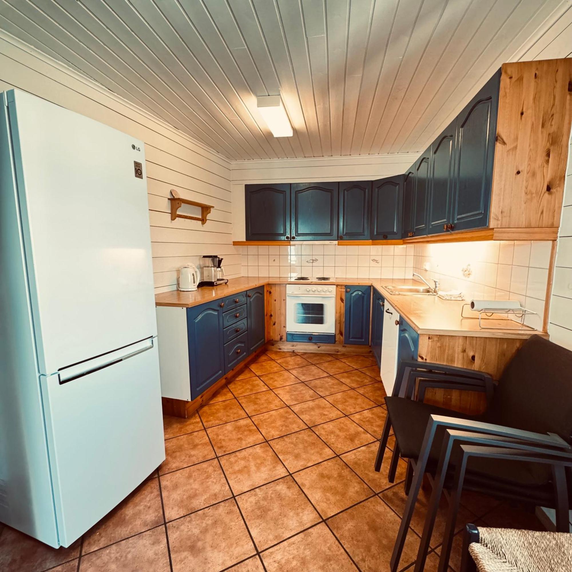 Sjoberg Hotell Og Ferie Leiligheter Osthusvik Bagian luar foto