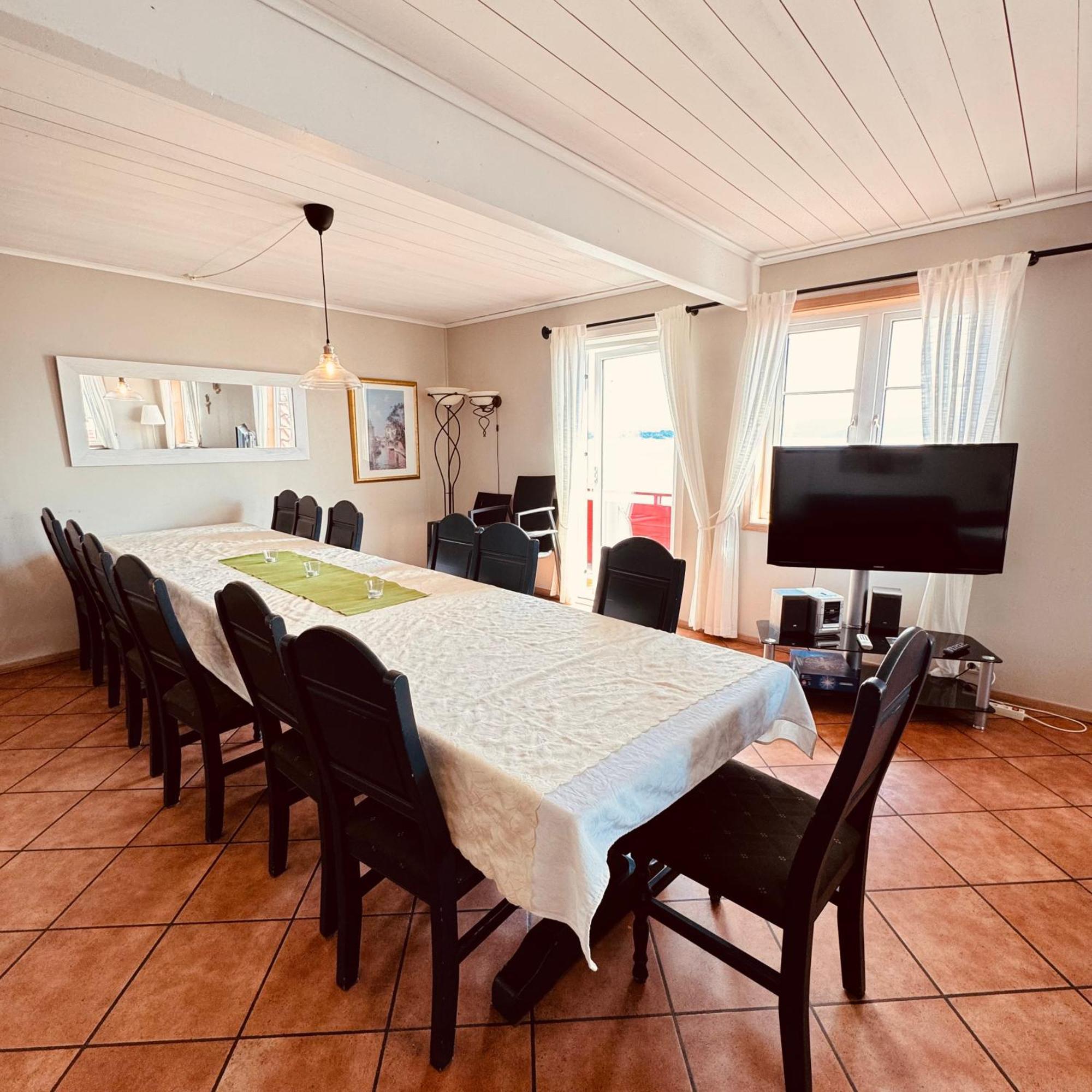 Sjoberg Hotell Og Ferie Leiligheter Osthusvik Bagian luar foto