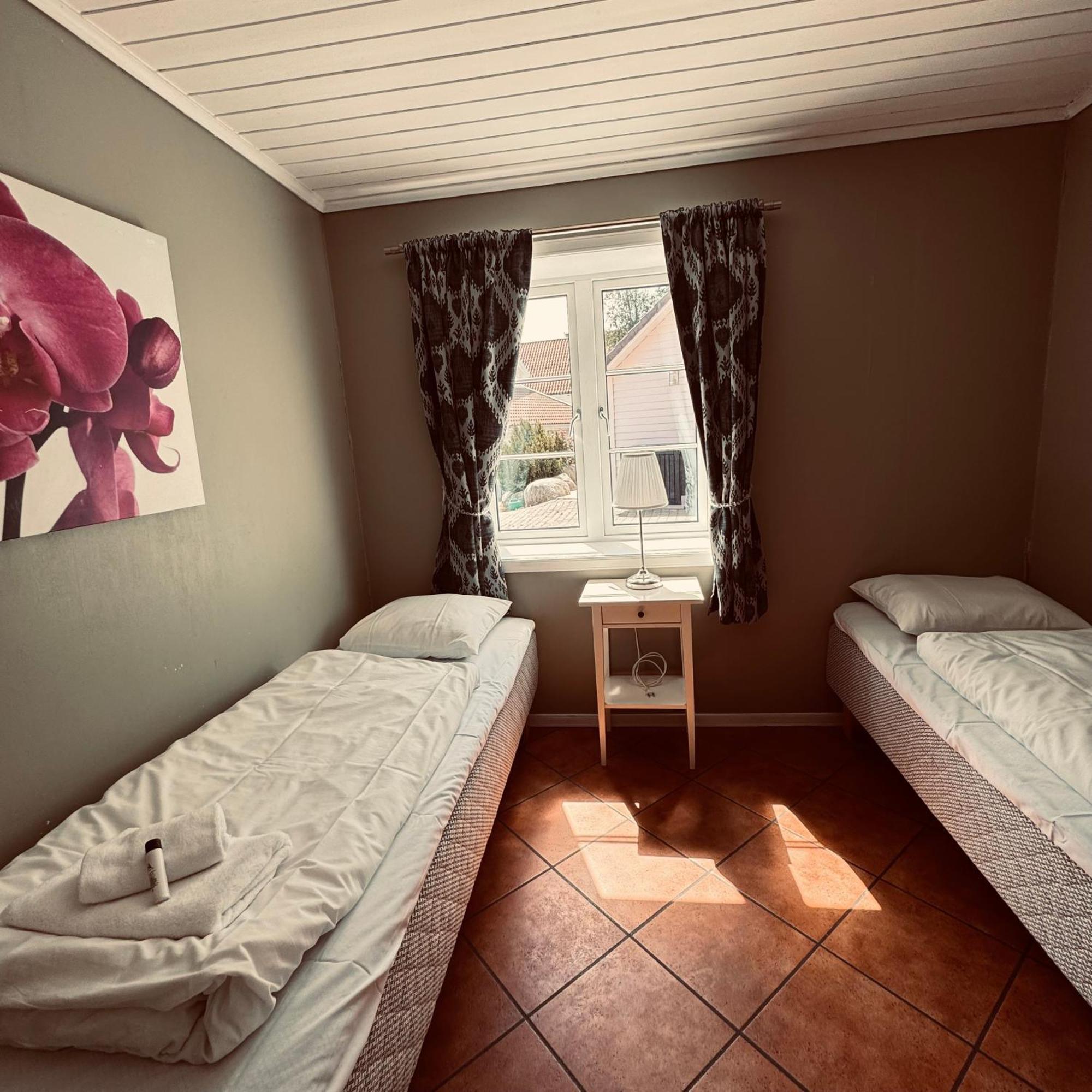 Sjoberg Hotell Og Ferie Leiligheter Osthusvik Bagian luar foto