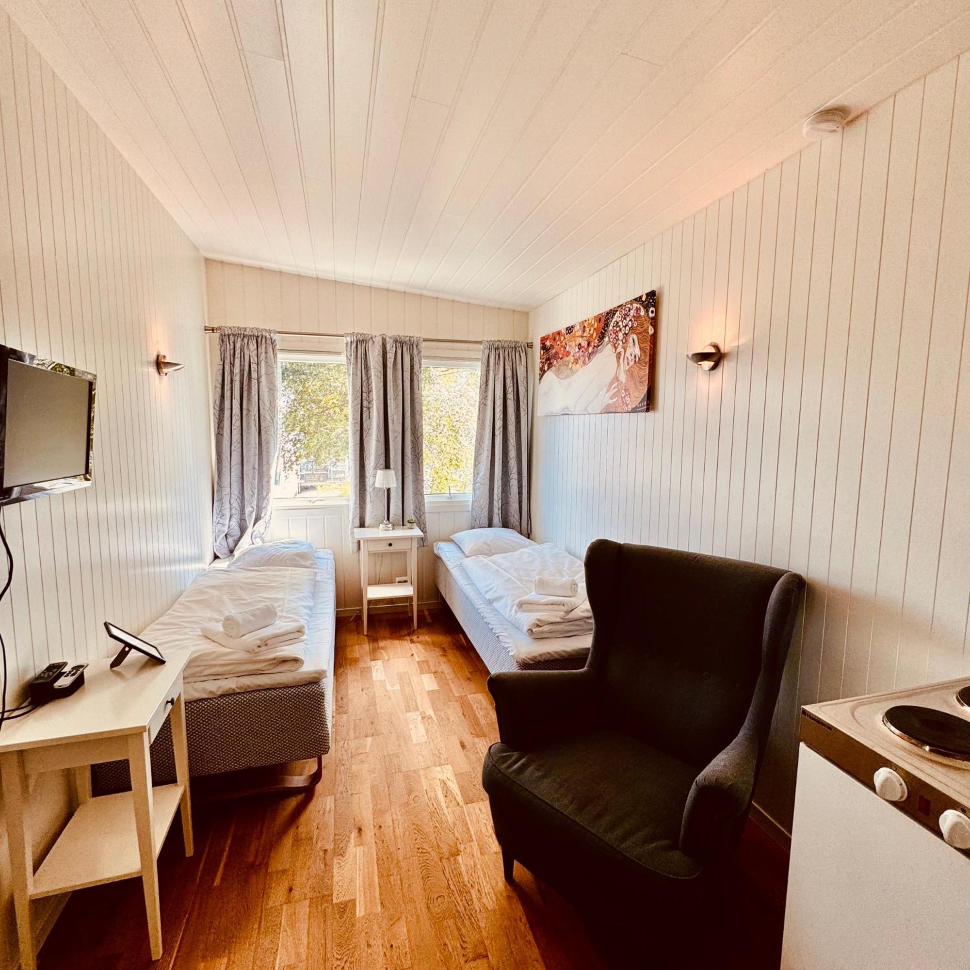 Sjoberg Hotell Og Ferie Leiligheter Osthusvik Bagian luar foto