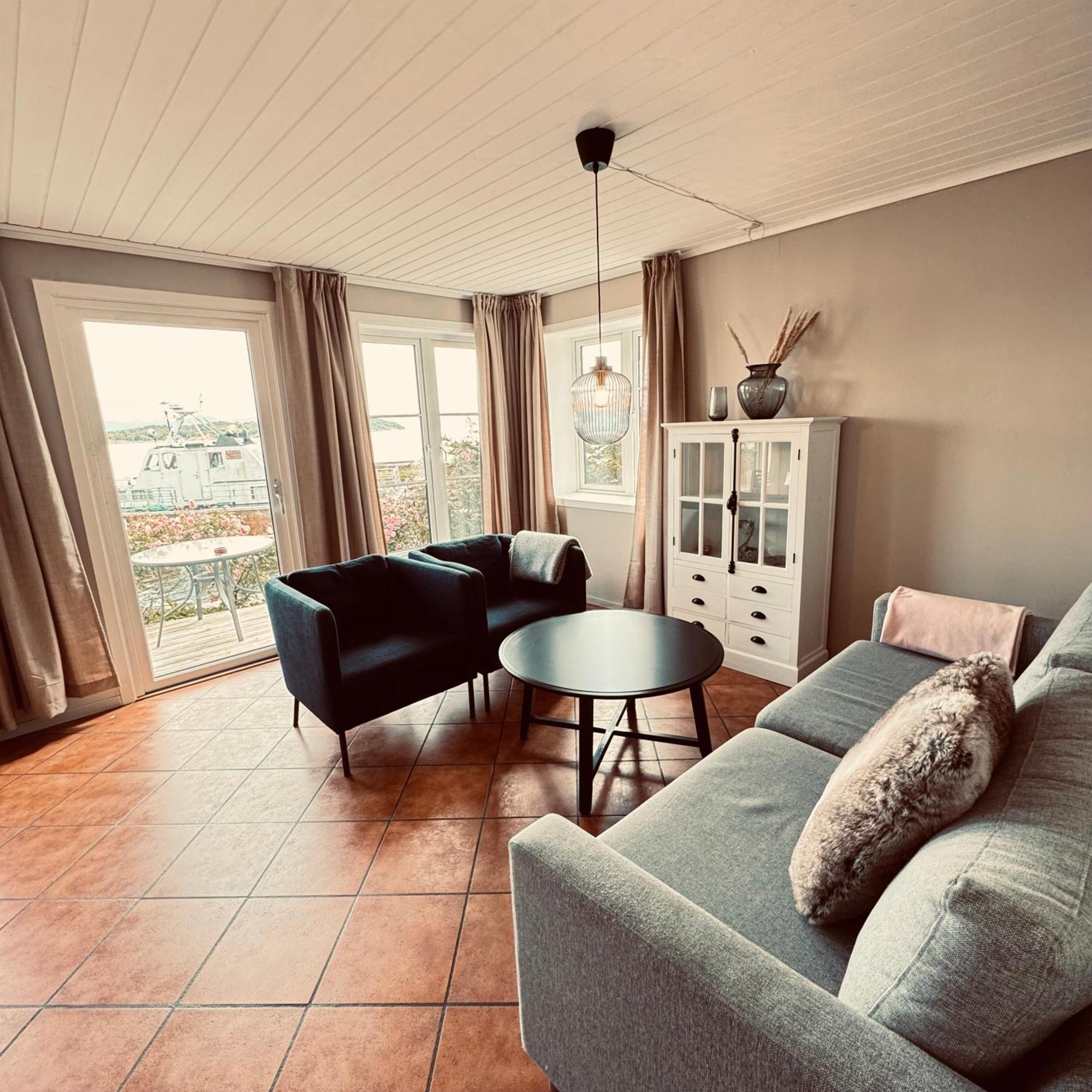 Sjoberg Hotell Og Ferie Leiligheter Osthusvik Bagian luar foto