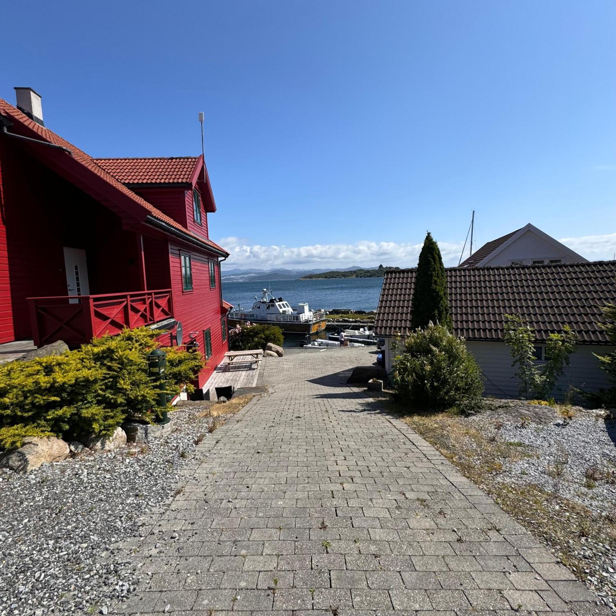 Sjoberg Hotell Og Ferie Leiligheter Osthusvik Bagian luar foto