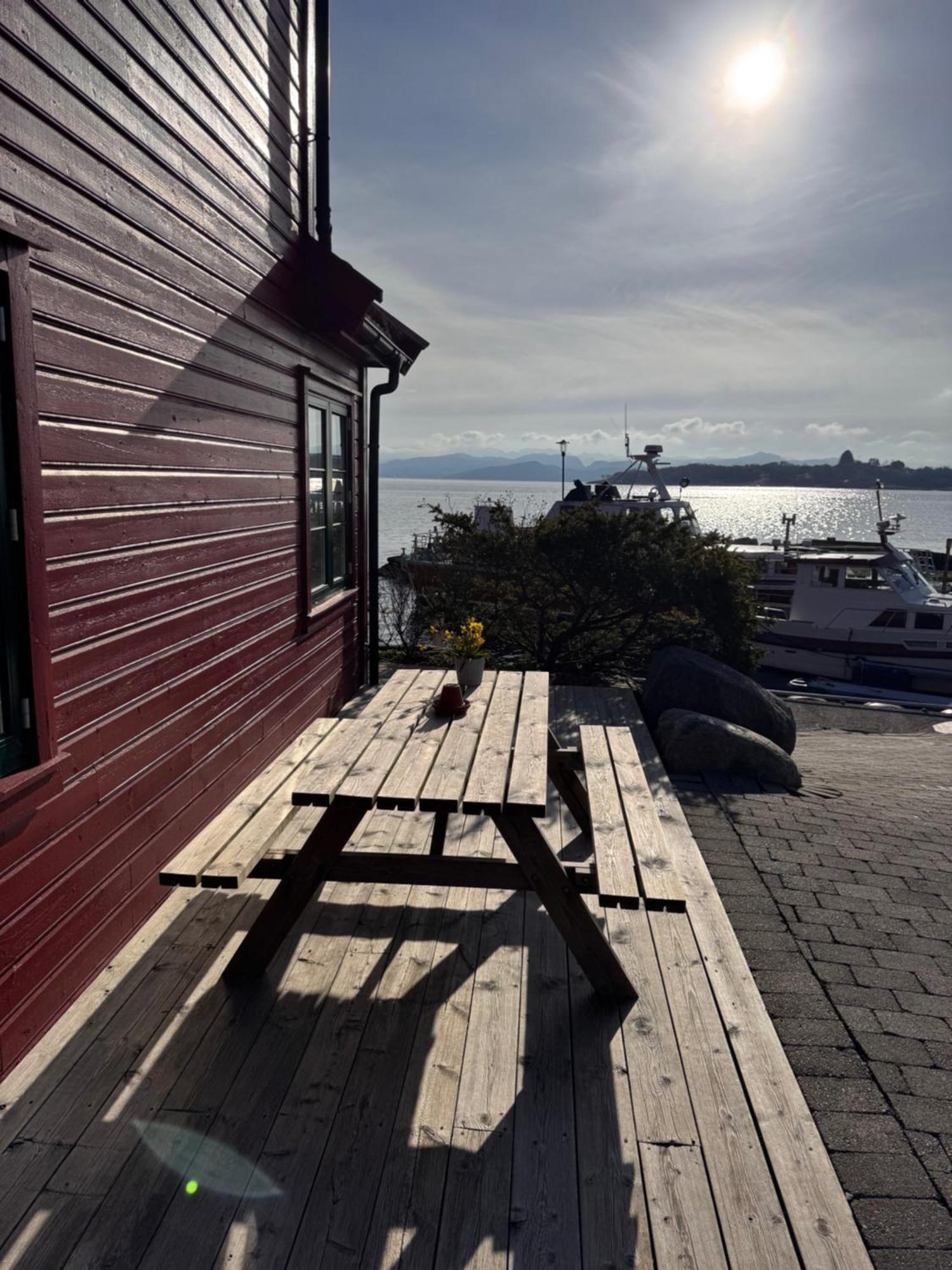 Sjoberg Hotell Og Ferie Leiligheter Osthusvik Bagian luar foto