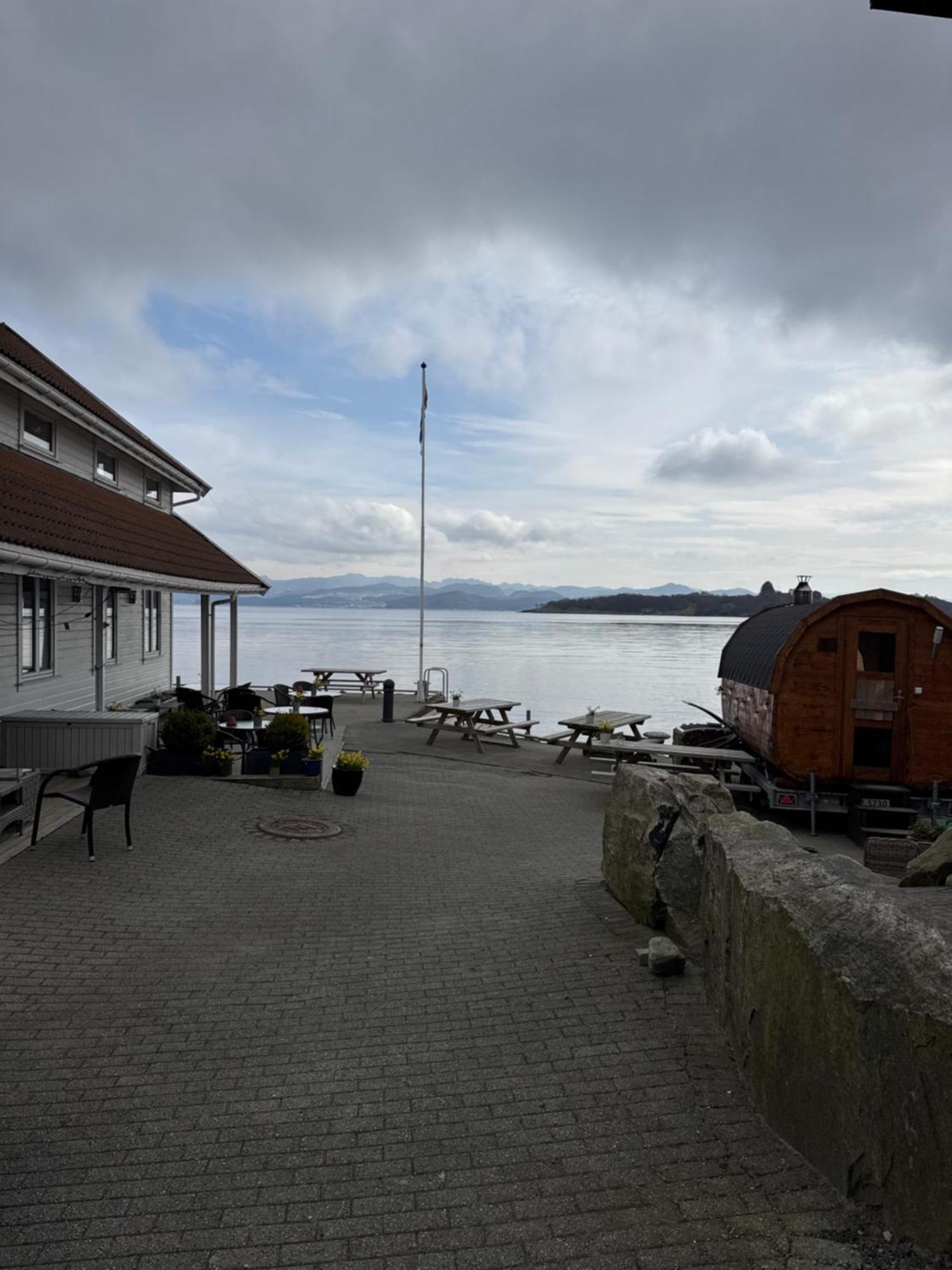 Sjoberg Hotell Og Ferie Leiligheter Osthusvik Bagian luar foto
