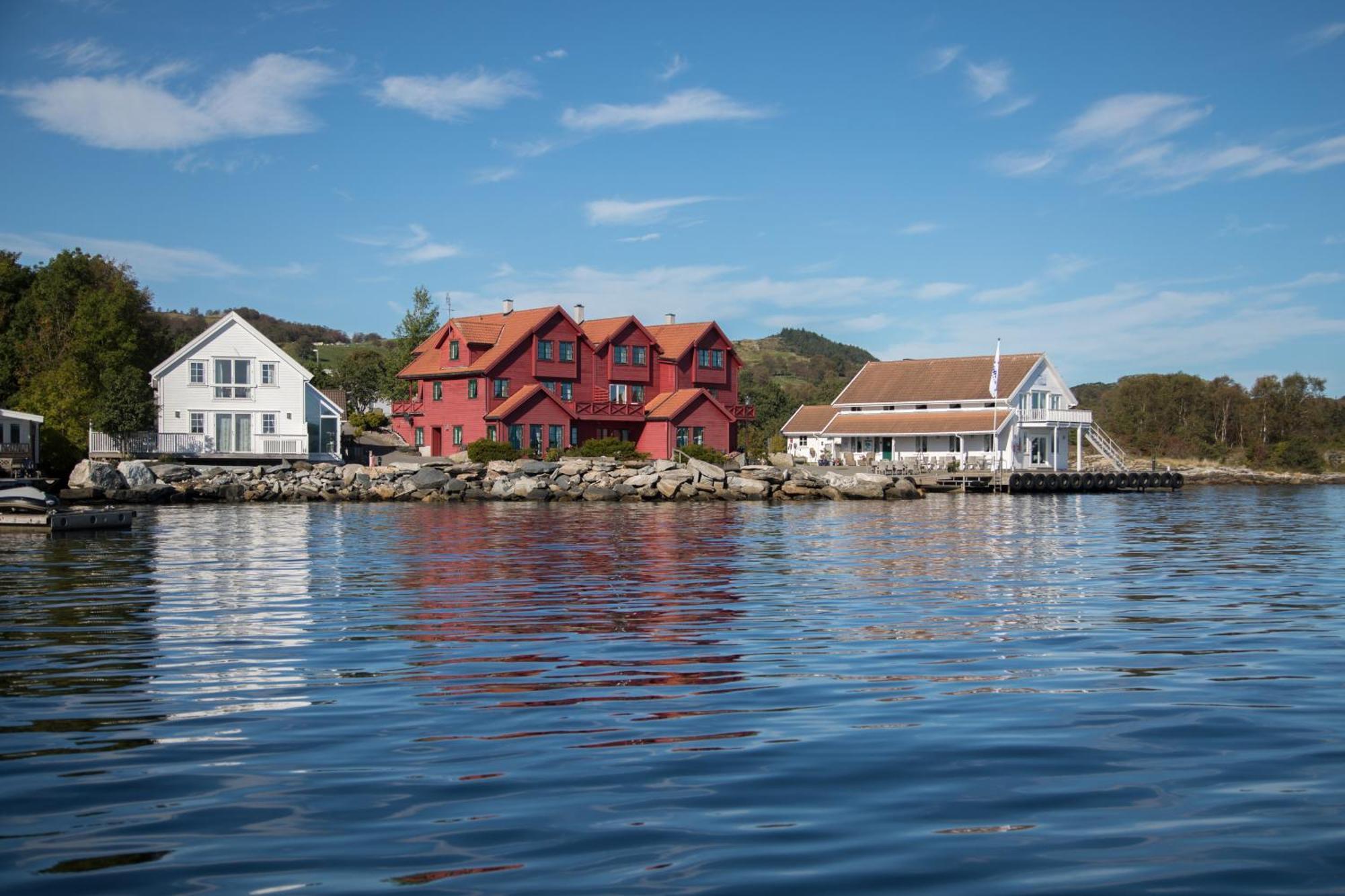 Sjoberg Hotell Og Ferie Leiligheter Osthusvik Bagian luar foto